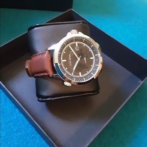 GENUINE LAND ROVER CLASSIC WATCH